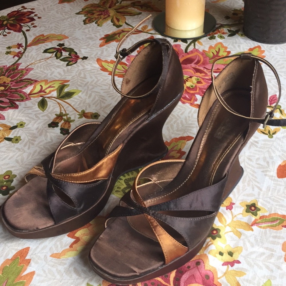 Tribeca sandal platform wedge 3”heel ankle strap covered heel gold brown metalic